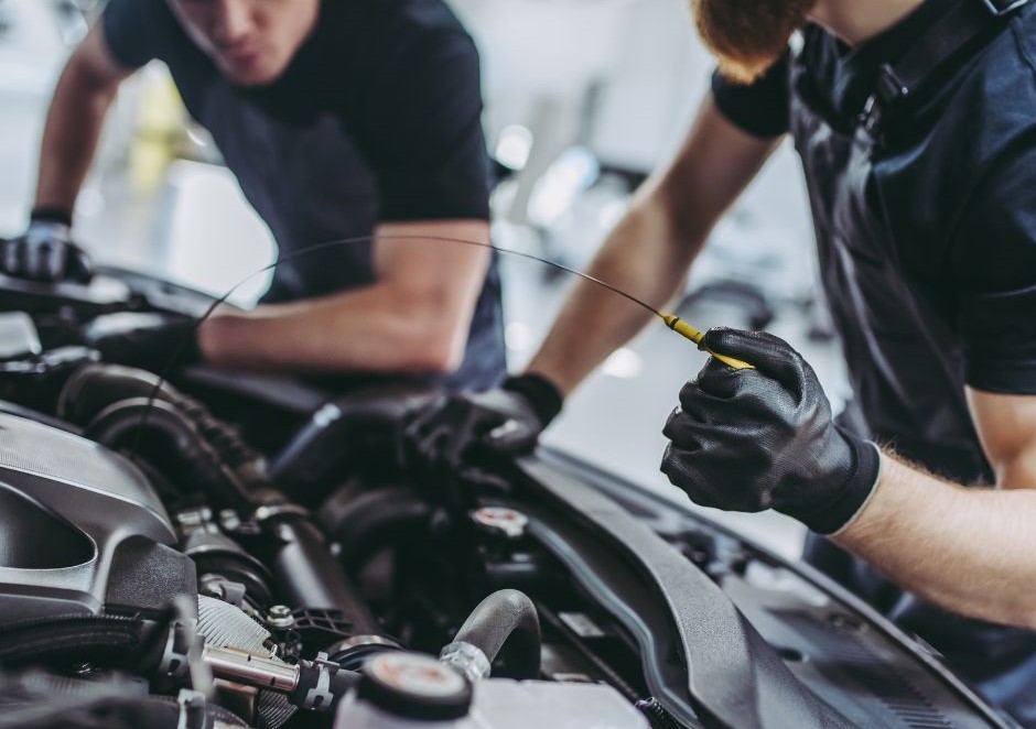 How Oil Changes Can Extend the Life of Your Vehicle